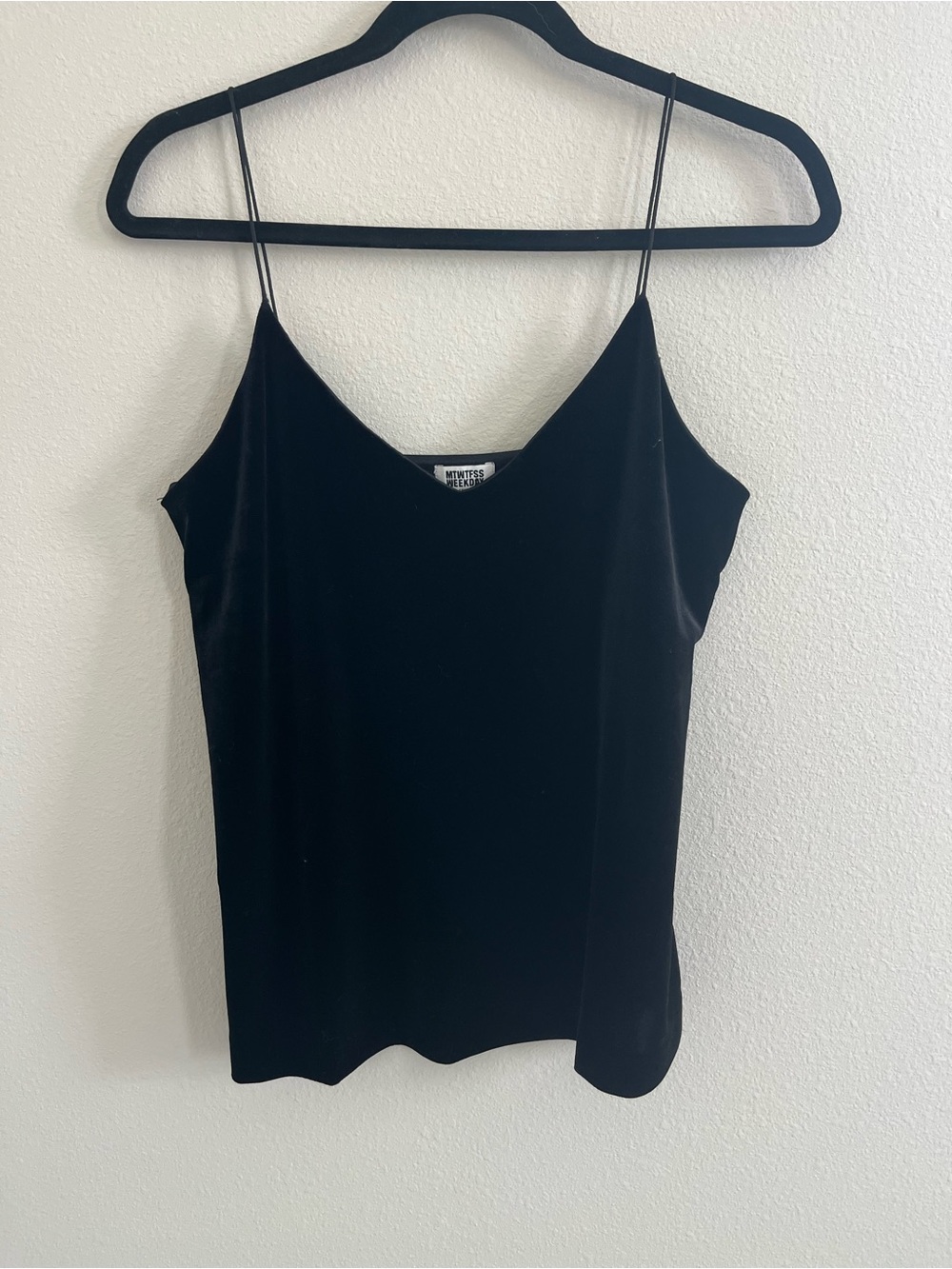 MTWTFSS WEEKDAY Trina Black Velvet Singlet Spaghetti Strap Cami Size S